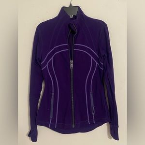 Lot is 12 Lululemon Pieces